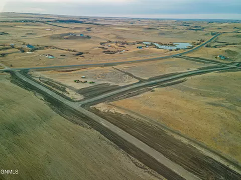 3487 Dakota Loop, Mandan, ND 58554 photo 3