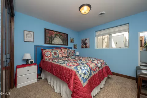 Bedroom - 929 Pheasant Run Ave, Dickinson, ND 58601 photo 10 of 11