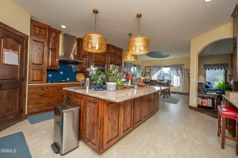 Kitchen - 929 Pheasant Run Ave, Dickinson, ND 58601 photo 12 of 12