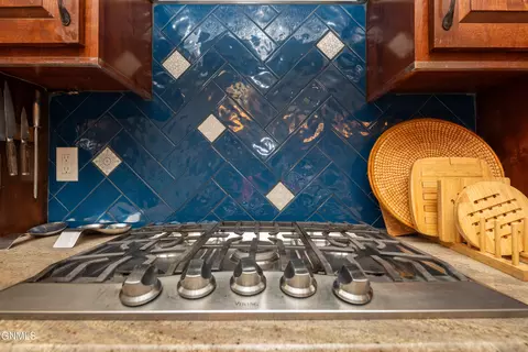 Kitchen - 929 Pheasant Run Ave, Dickinson, ND 58601 photo 8 of 12