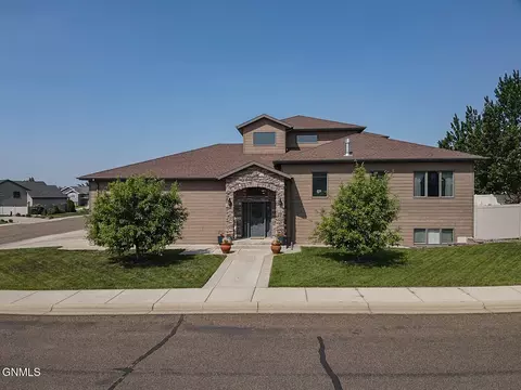 Exterior - 929 Pheasant Run Ave, Dickinson, ND 58601 photo 20 of 20