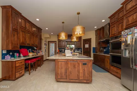 Kitchen - 929 Pheasant Run Ave, Dickinson, ND 58601 photo 1 of 12