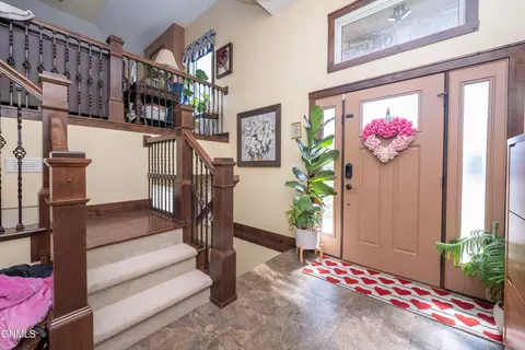 Entry Way - 929 Pheasant Run Ave, Dickinson, ND 58601 photo 2 of 6