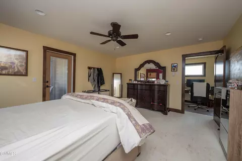Bedroom - 929 Pheasant Run Ave, Dickinson, ND 58601 photo 7 of 11