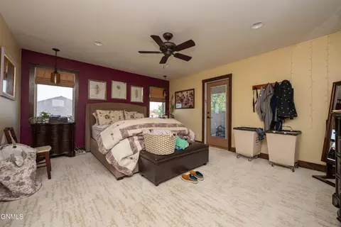 Bedroom - 929 Pheasant Run Ave, Dickinson, ND 58601 photo 6 of 11
