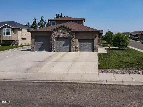 Exterior - 929 Pheasant Run Ave, Dickinson, ND 58601 photo 19 of 20