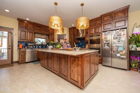 Kitchen - 929 Pheasant Run Ave, Dickinson, ND 58601 photo 4 of 12