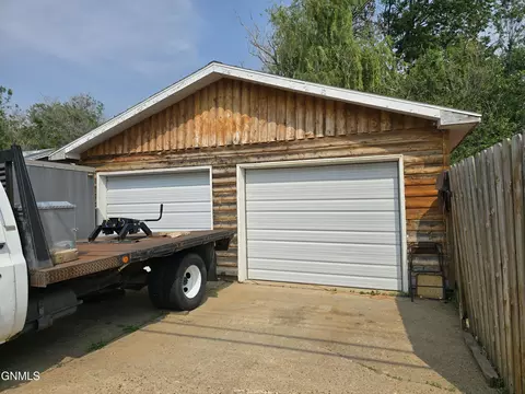 Other - 703 1st St E St E, Dickinson, ND 58601 photo 4 of 6