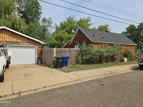 Exterior - 703 1st St E St E, Dickinson, ND 58601 photo 1 of 3
