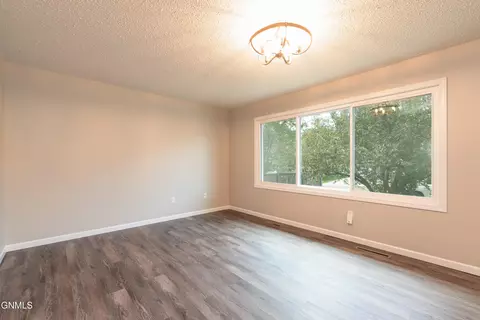 Living - 748 8th Ave E, Dickinson, ND 58601 photo 1 of 2