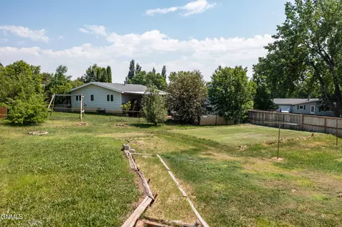 Exterior - 748 8th Ave E, Dickinson, ND 58601 photo 5 of 8