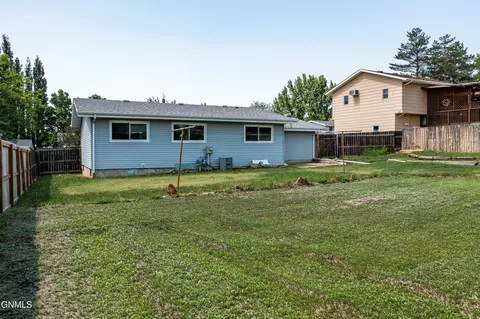Exterior - 748 8th Ave E, Dickinson, ND 58601 photo 3 of 8