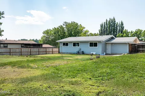 Exterior - 748 8th Ave E, Dickinson, ND 58601 photo 4 of 8