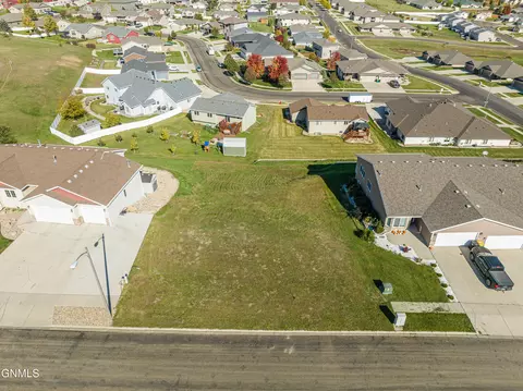 32183220 Eastside Pl, Bismarck, ND 58501