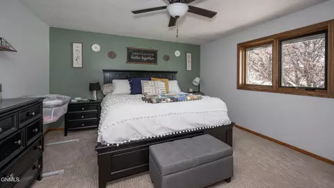 1501 4th Ave NE, Mandan, ND 58554 photo 5