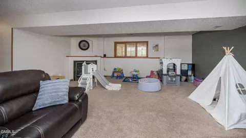 1501 4th Ave NE, Mandan, ND 58554 photo 29