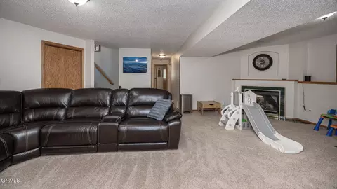 1501 4th Ave NE, Mandan, ND 58554 photo 30