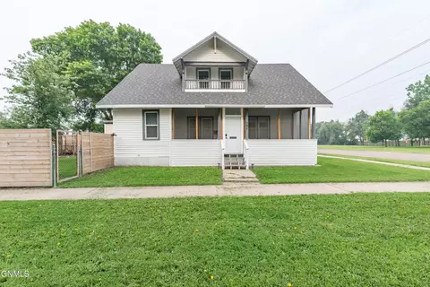 501 3rd Ave SE, Mandan, ND 58554 photo 3