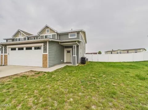 3513 9th Ave NE, Watford City, ND 58854
