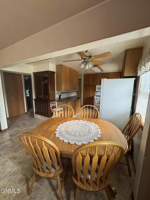 Dining - 1526 5th Ave Sw Ave SW, Jamestown, ND 58401 photo 1 of 1