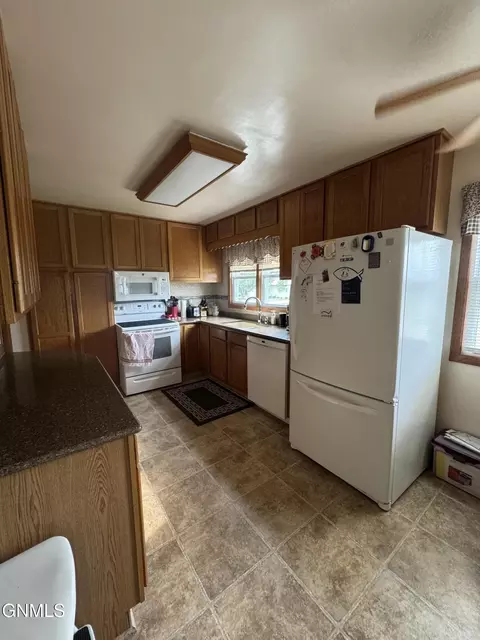 Kitchen - 1526 5th Ave Sw Ave SW, Jamestown, ND 58401 photo 1 of 1