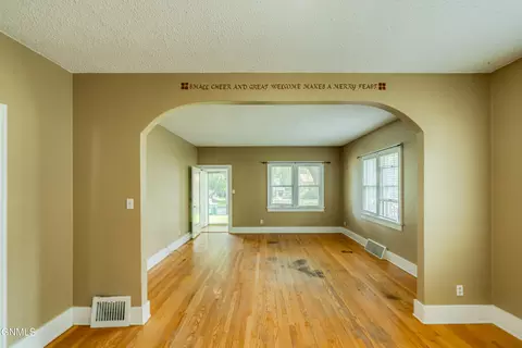 718 1st St, Bismarck, ND 58501 photo 10