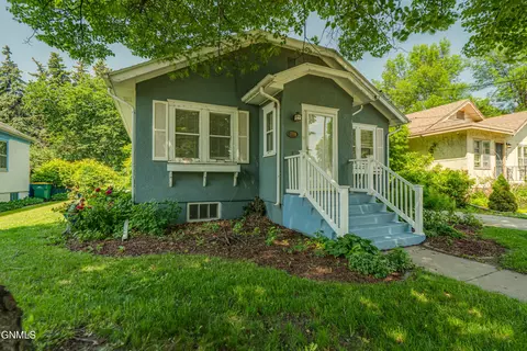 718 1st St, Bismarck, ND 58501
