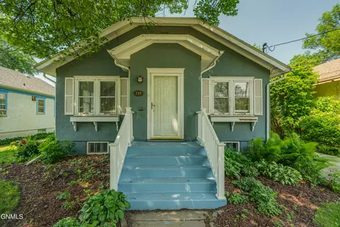718 1st St, Bismarck, ND 58501 photo 2