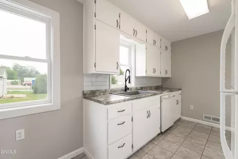 Kitchen - 202 10th Ave NE, Mandan, ND 58554 photo 1 of 2