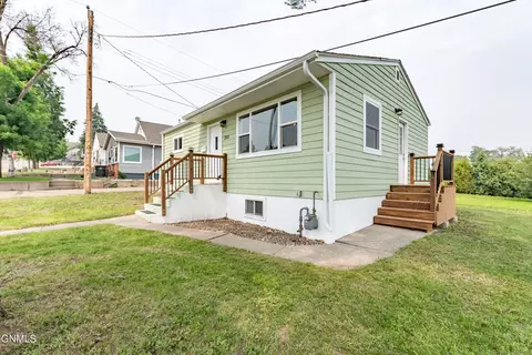 Exterior - 202 10th Ave NE, Mandan, ND 58554 photo 2 of 2