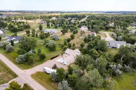 View/Area - 4403 Daniel St, Bismarck, ND 58504 photo 1 of 13