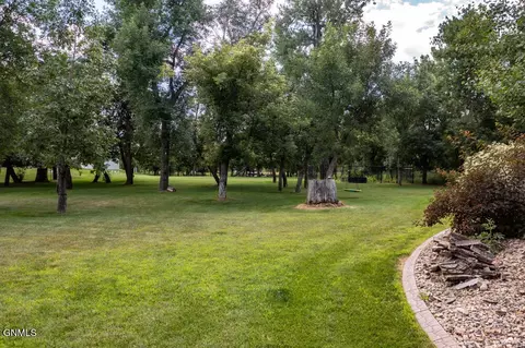 Exterior - 4403 Daniel St, Bismarck, ND 58504 photo 9 of 13
