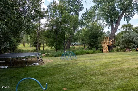 Exterior - 4403 Daniel St, Bismarck, ND 58504 photo 11 of 13