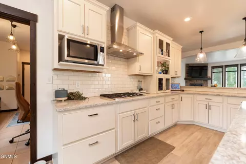 Kitchen - 4403 Daniel St, Bismarck, ND 58504 photo 4 of 5