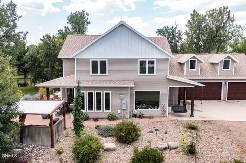 Exterior - 4403 Daniel St, Bismarck, ND 58504 photo 5 of 13