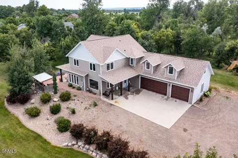 4403 Daniel St, Bismarck, ND 58504