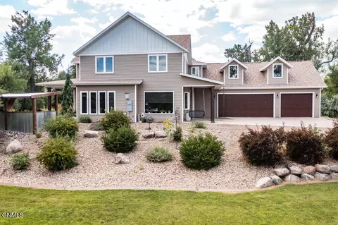 Exterior - 4403 Daniel St, Bismarck, ND 58504 photo 4 of 13