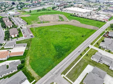 000 Calgary Ave, Bismarck, ND 58503