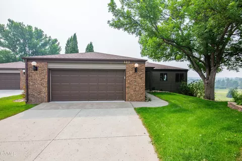 120 Fairway Ct, Bismarck, ND 58501