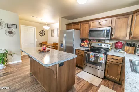 Kitchen - 6947 Majestic Loop, Lincoln, ND 58504 photo 3 of 3