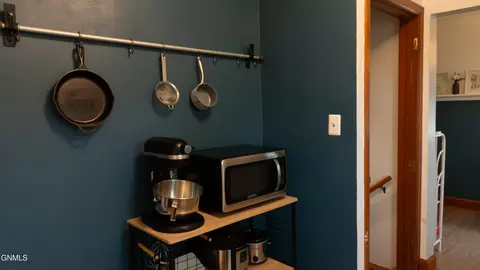 Entry Way - 317 D Ave, Bismarck, ND 58501 photo 2 of 6