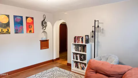 Entry Way - 317 D Ave, Bismarck, ND 58501 photo 5 of 6