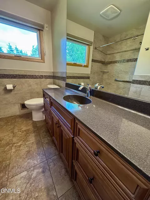 122 Kavaney Dr, Bismarck, ND 58501 photo 11
