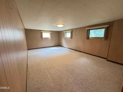 122 Kavaney Dr, Bismarck, ND 58501 photo 25