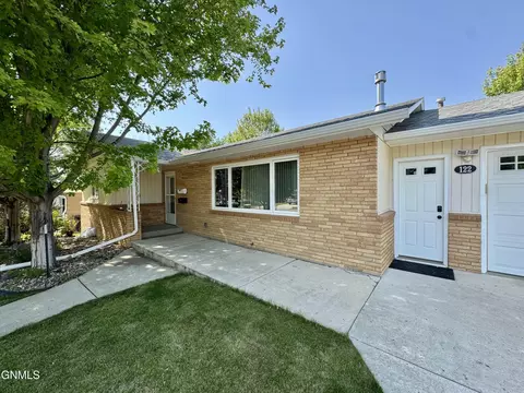 122 Kavaney Dr, Bismarck, ND 58501 photo 2