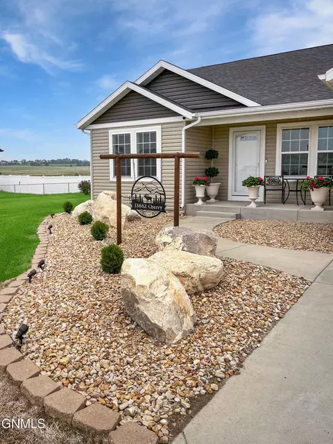 Exterior - 13662 Cherry St NW, Williston, ND 58801 photo 2 of 8