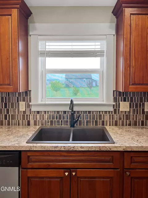 Kitchen - 13662 Cherry St NW, Williston, ND 58801 photo 5 of 7