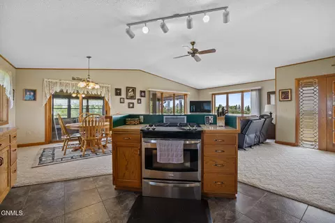 5892 133rd Ave NW, Williston, ND 58801 photo 18