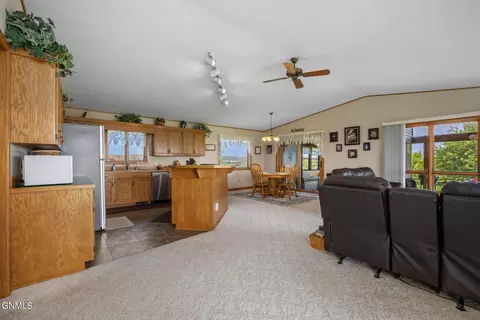5892 133rd Ave NW, Williston, ND 58801 photo 17