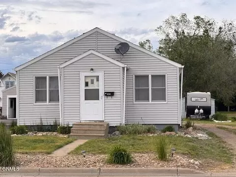 609 1st Ave, Plentywood, MT 59254